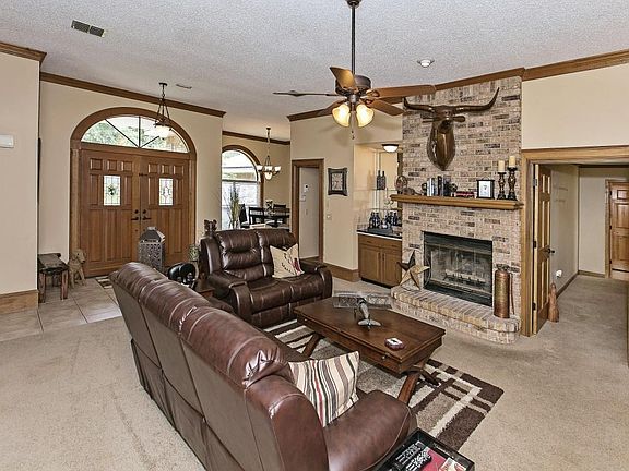 005_Living Room