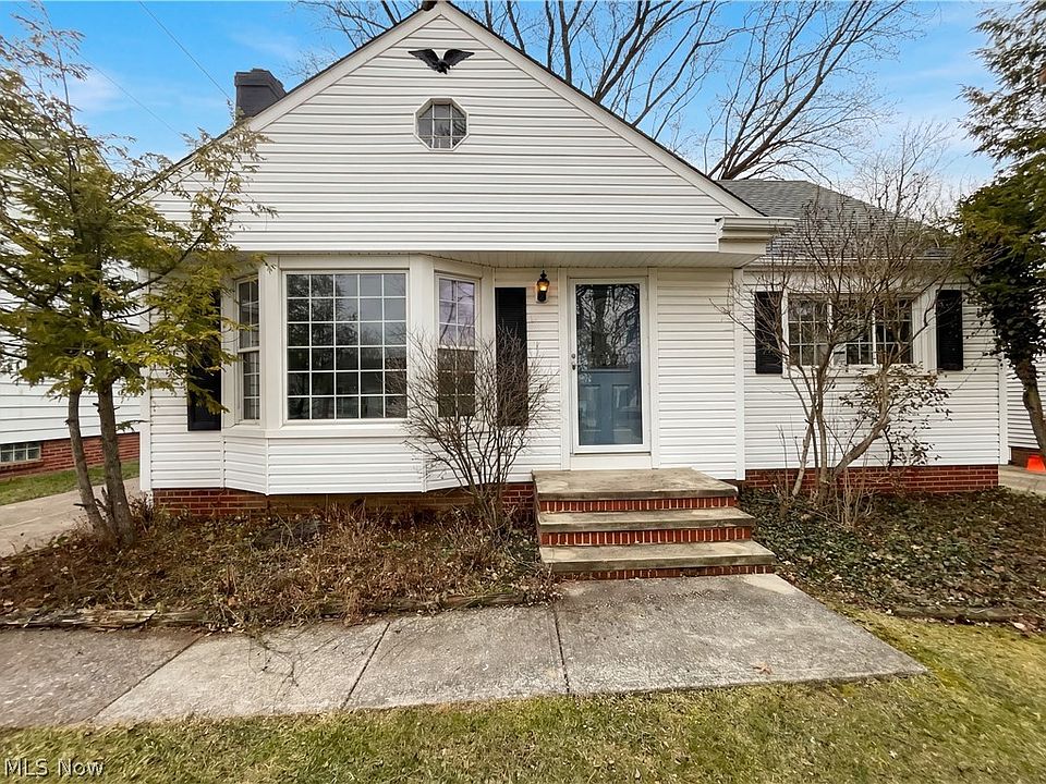 1st image of 16296 Parklawn Ave