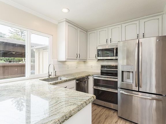 5th image of 8749 Woodman Way APT B