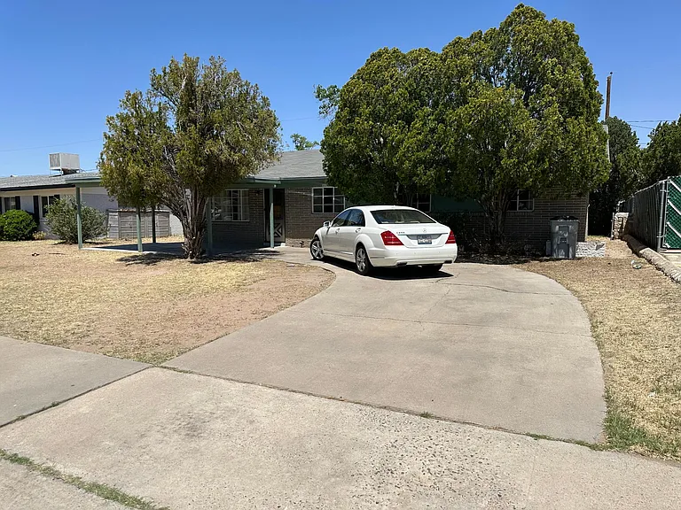 10133 Cork Dr — Photo 2