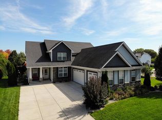 W220N3060 Greenwood Rd, Waukesha, WI