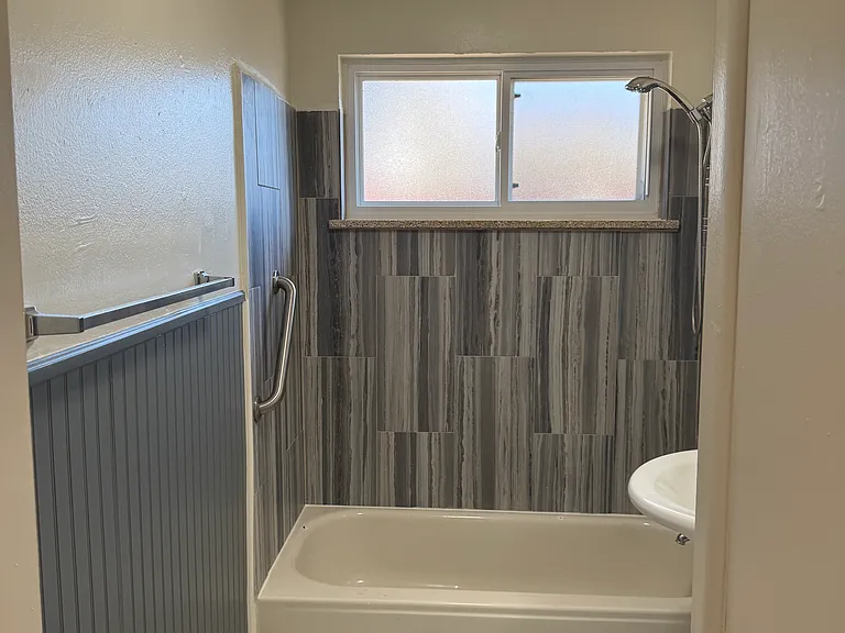 959 N Meade St — Photo 6
