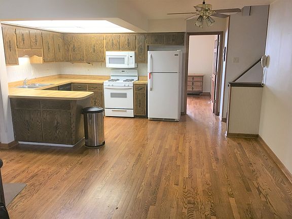 4th image of 16556 Parkview Ave