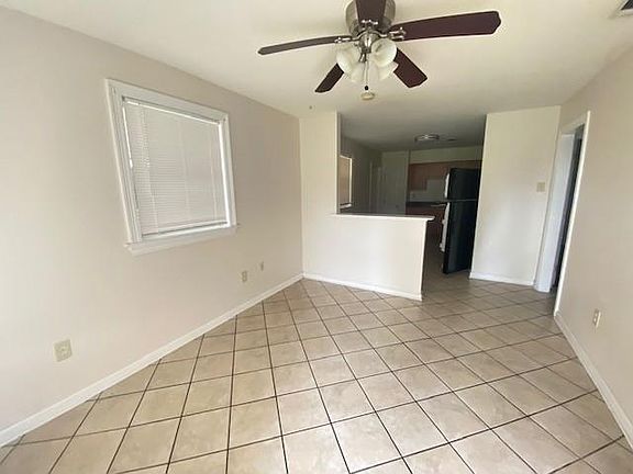 4th image of 3200 Pakenham Dr