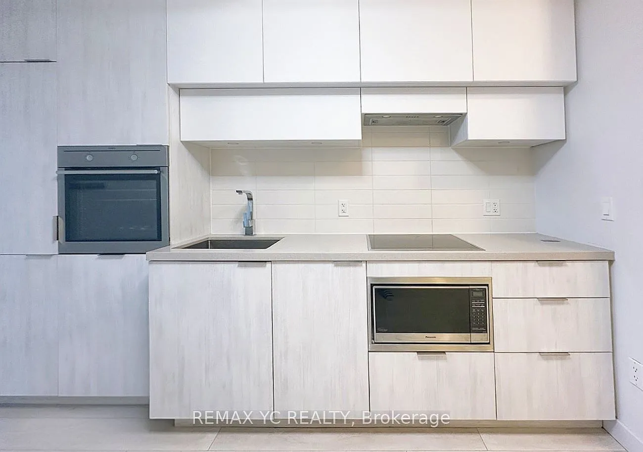 E Condos — Photo 4