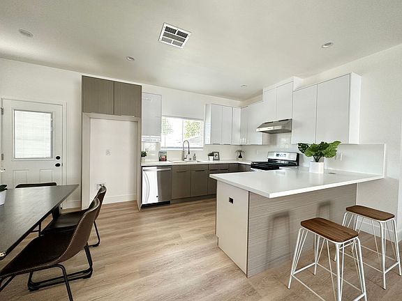 5th image of 14081 Carfax Ave #2