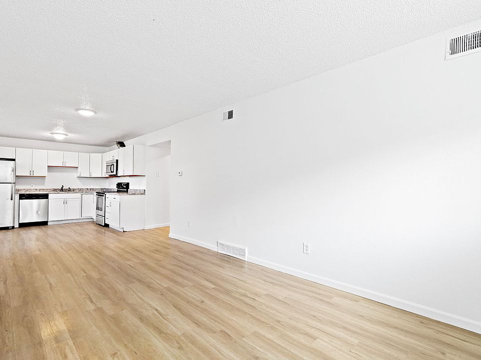 2nd image of 1328 S Coffman St #5