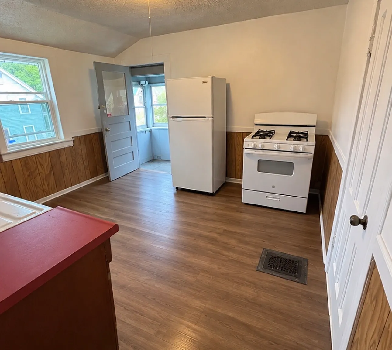 2 bed, 700 sqft, $1,500 — Photo 1