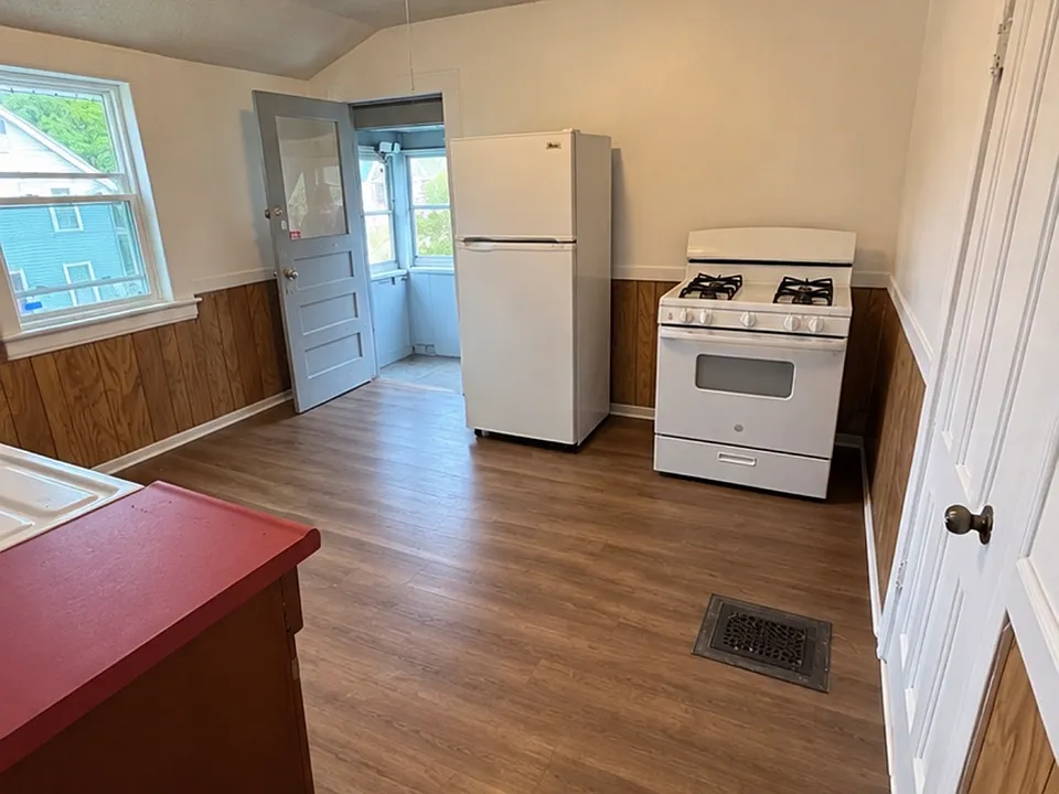 128 Gere Ave #2