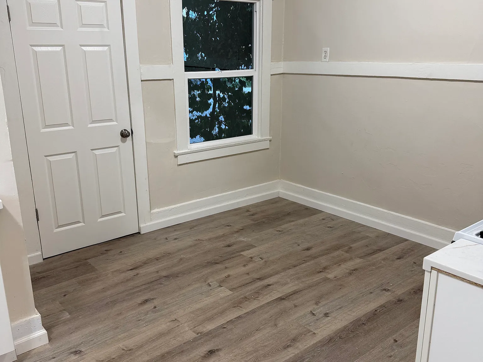 3 bed, 1059 sqft, $2,400 — Photo 4