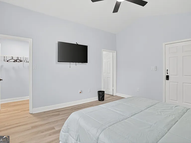 312 Louise Ln #B — Photo 13