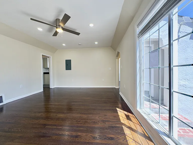 1833 108th Ave — Photo 14
