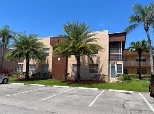 492 Burgundy St #K, Delray Beach, FL 33484