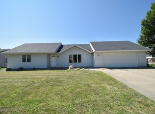 408 Beverly St, Wanamingo, MN 55983