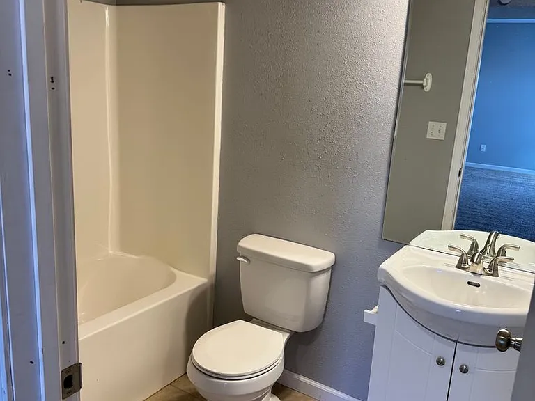403 Camel Ct — Photo 14
