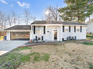 1506 Belleau Lake Dr, O'Fallon, MO