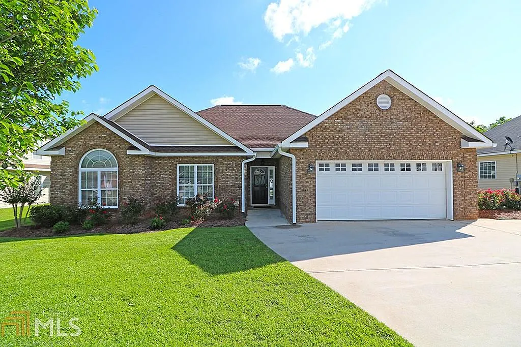 404 Sundowner Dr photo 1