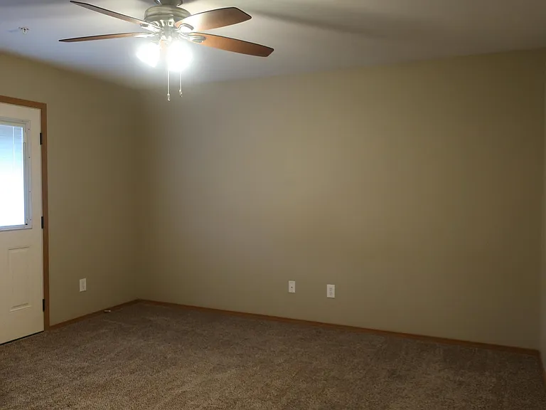 2514 Aviation Dr — Photo 6