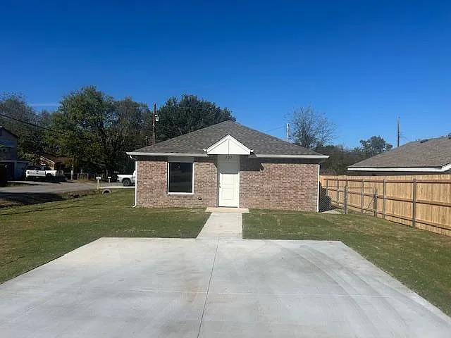 2 parking spots with a private driveway