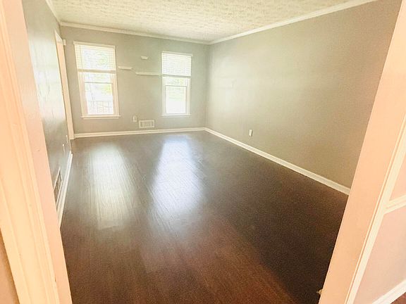 5th image of 185 Franklin Farms Cir