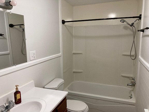 4th image of 749 Georgia St