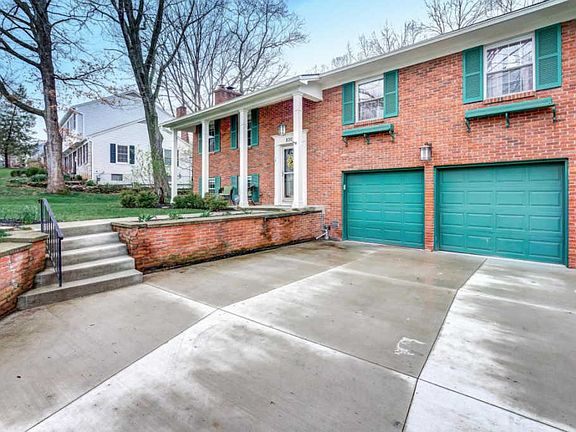 3rd image of 830 Mission Hills Ln