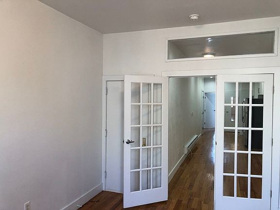 5th image of 220 Suydam St APT 2R