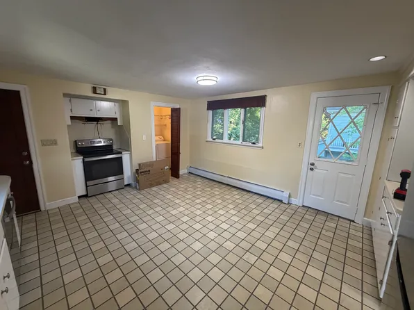 53 Oakland St #2S, Medford, MA 02155