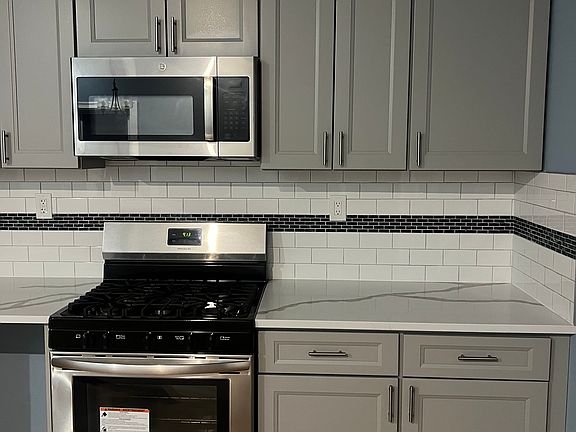 3rd image of 11935 191st St