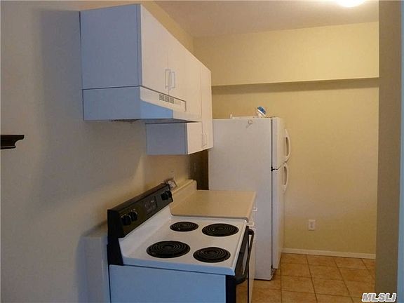 4th image of 88 Christian Ave