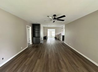 1903 E Virginia Ave, Victoria, TX 77901
