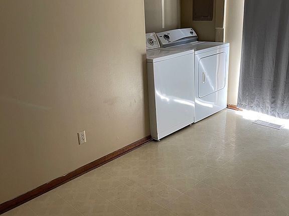 2nd image of 307 S 2nd St #5