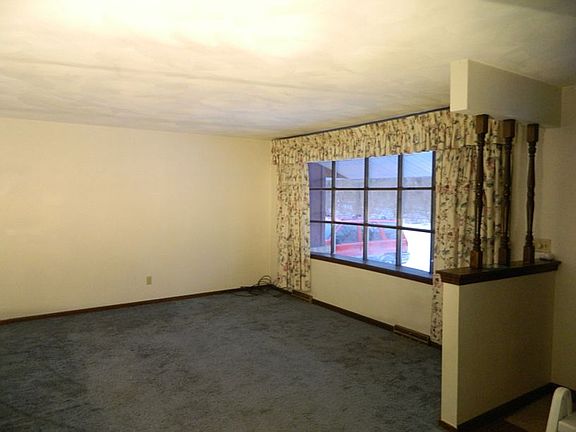 4th image of N1735 Wooddale Dr