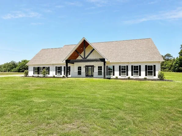 2624 Highway 370, Baldwyn, MS 38824