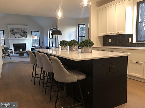 2nd image of 2620 Eagle Ln