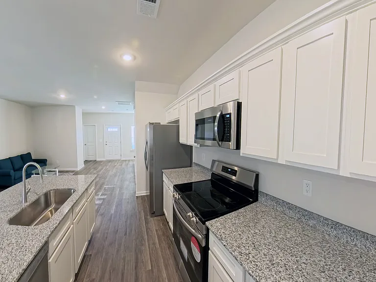 916 Drake Grove Ln — Photo 5
