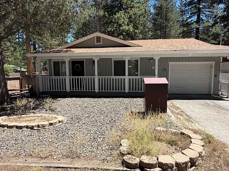 2234 Barton Ave — Photo 5