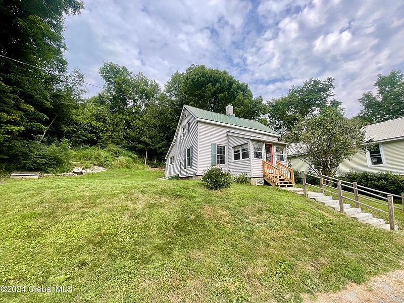 3rd image of 15 Prouty Road