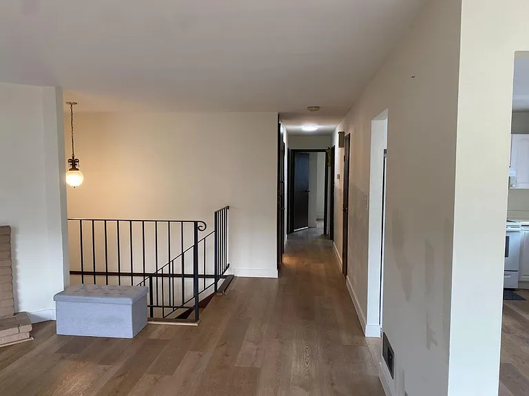 81 Camelot Ct — Photo 7