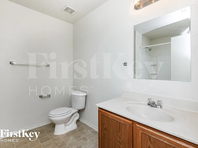 1317 Castle Ridge Rd — Photo 9