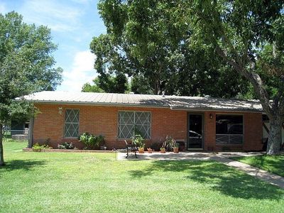 804 N Edison St, Fredericksburg, TX, 78624
