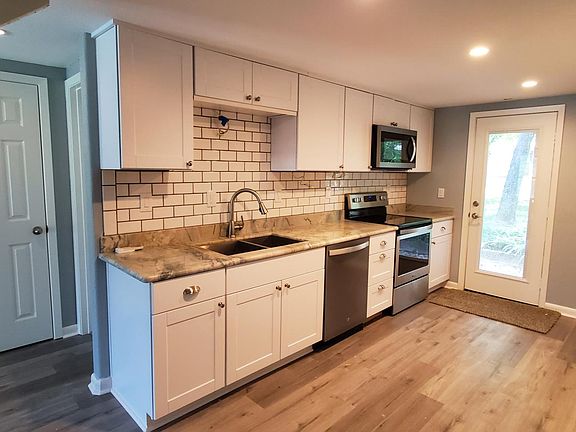 4th image of 1500 W Pine Lake Cir