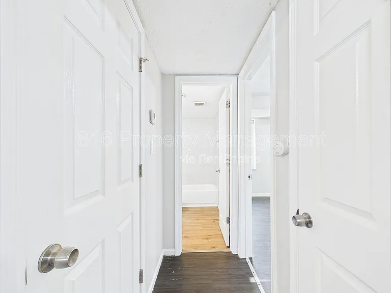 1229 W Hayward Ave #C — Photo 6
