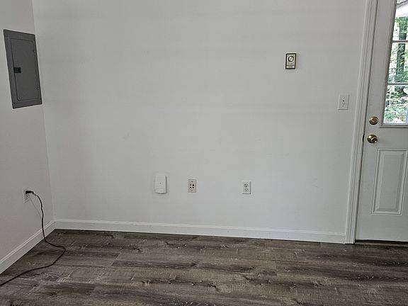 5th image of 202 Maple Rd #1