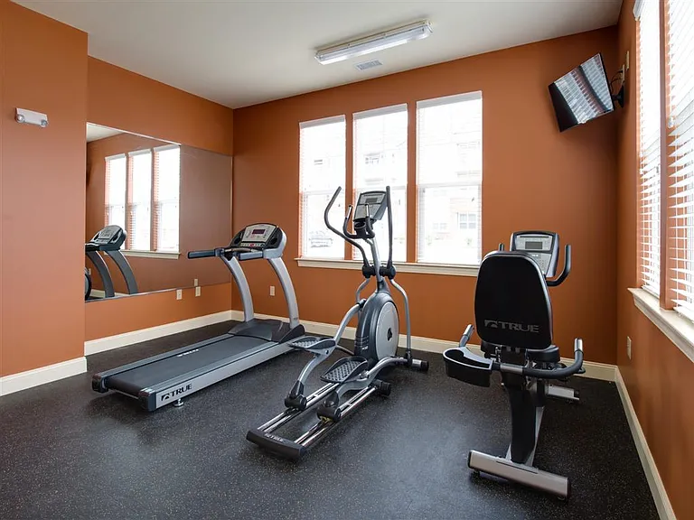 Brighton Pointe Apartments Homes — Photo 7