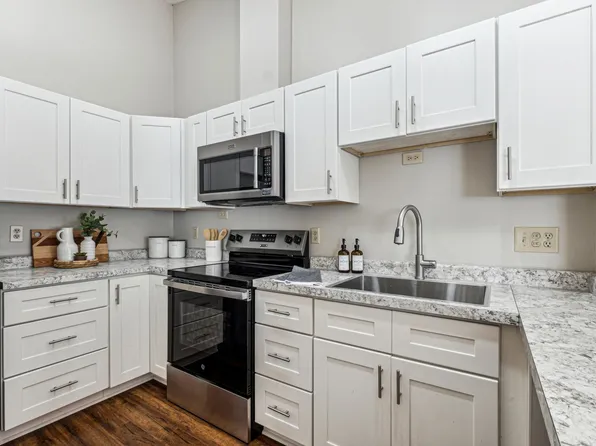 176 Wentworth Ave W APT E, West Saint Paul, MN 55118