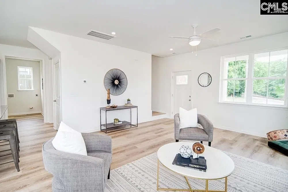 5 bed, 1985 sqft, $6,750 — Photo 4