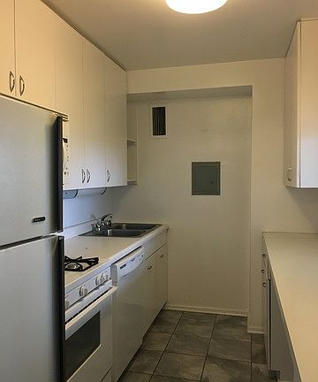 4th image of 3950 N Lake Shore Dr APT 1104