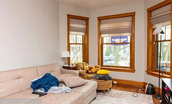 2nd image of 1240 W Newport Ave #1S