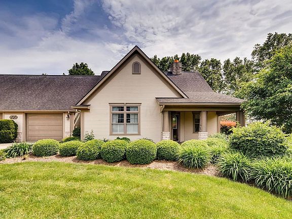 2nd image of 462 Cottage Grv E